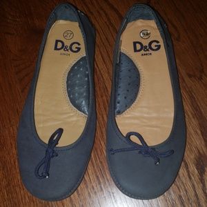 NEW D&G Junior leather girls moccasins size 27